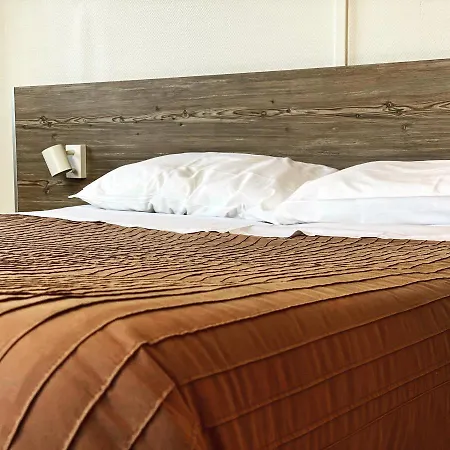 Le Midi Clermont-cournon Otel 2*