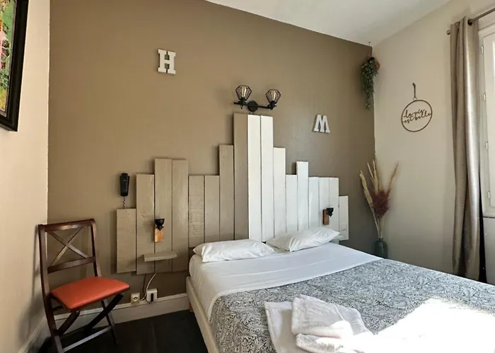 Hotel Le Midi Clermont-cournon 2*